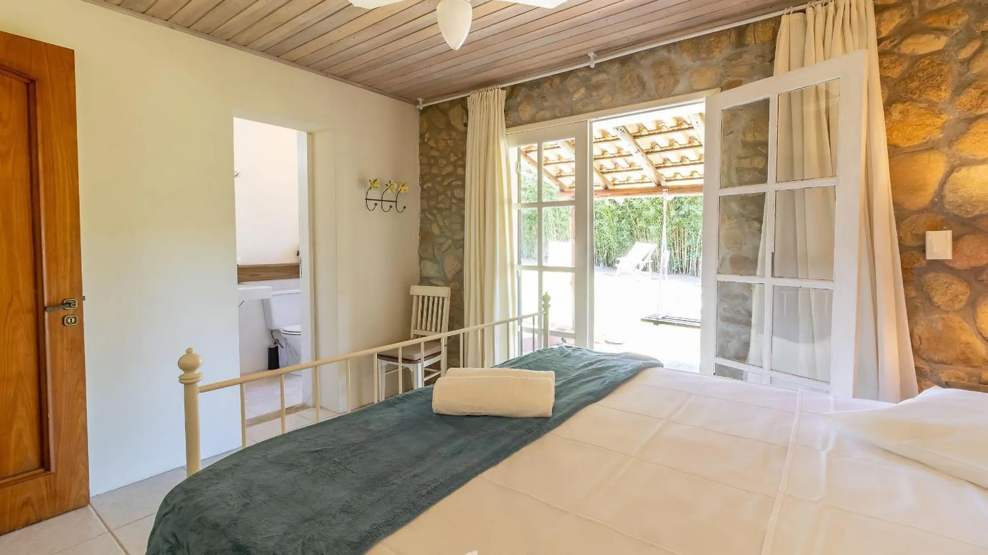 Duplex Confortavel Na Praia Do Rosa - Sc Rfe000 임비투바 0*,  브라질